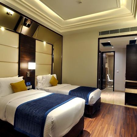The Cove Hotel Panchkula Habitación foto