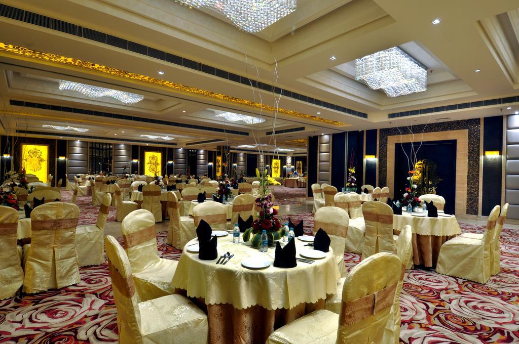 The Cove Hotel Panchkula Exterior foto